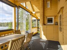 Lasitettu kuisti on kuin yksi huone lisää