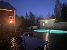 Pihasauna ja uima-allas