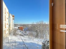 Asunnosta on upeat näkymät lähes silmänkantamattomiin.