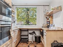 Myös tähän nurkkaan voit sijoittaa työpisteen