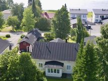 Kuistista kulku viehättävään kotiin
