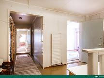 Päärakennuksen yläkerta