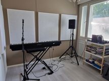 Pääoven vieressä oleva makuuhuone 1