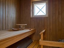 Ikkunallinen sauna.