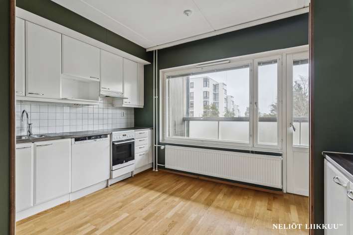 Kerrostalo, 2h, k, kph/wc, sauna, lasitettu parveke (YJn mukaan 2h,k,s), 56 m², Matinkylä – pohled 4