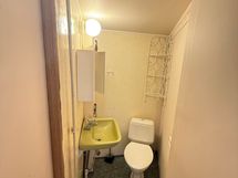 Kuva alakerran huoneistosta / wc