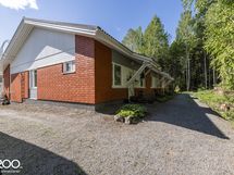 Sisääntulon puolelta