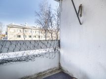 keittiöstä käynti parvekkeelle