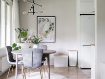 Ruokailutila on keittiön vieressä