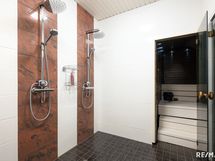 Alakerran kylpyhuone