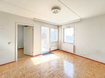 Kompakti kaksio remontoitavaksi hissitalon kolmannesta kerroksesta.