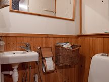 Talousrakennuksen wc