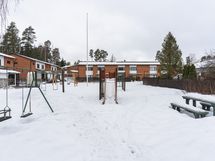 Yhtiön pihaa