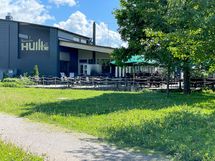 Rantapuistosta löytyy  myös suosittu ravintola ja viihtyisä terassi.