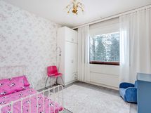 Toinen makuuhuoneista