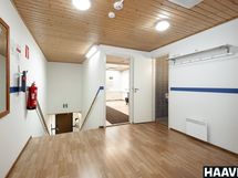 Yläkerran toimistotiloja