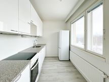 Siistikuntoinen ja valoisa koti hyvällä sijainnilla!