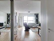 Näkymä ulko-ovelta