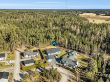 Karhunmarjantie 19 - Björnbärsvägen 19