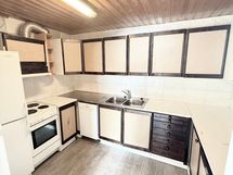 Kuva yläkerran huoneistosta / keittiö (2)