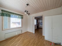 Ruokailutila / makuuhuone