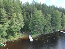 Dronekuva rannalta.