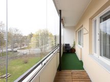 Lasitettu parveke Mh2 suunnalta kuvattuna