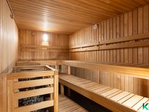 Yhtiön juuri remontoitu sauna
