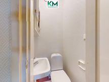 Talo 1, yläkerran WC