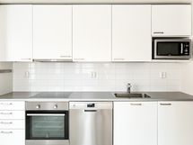 Mikroaaltouuni voi jäädä vuokralaisen käyttöön.