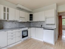 Keittiössä paljon laskutilaa