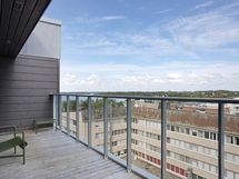 Taloyhtiön saunan terassi