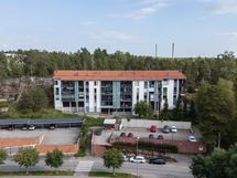 Tyylikäs ja ryhdikäs julkisivu