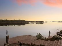 Iso ja tukeva laituri