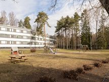 Taloyhtiön pihaa