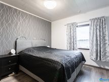 Laajennusosan 2. makuuhuone