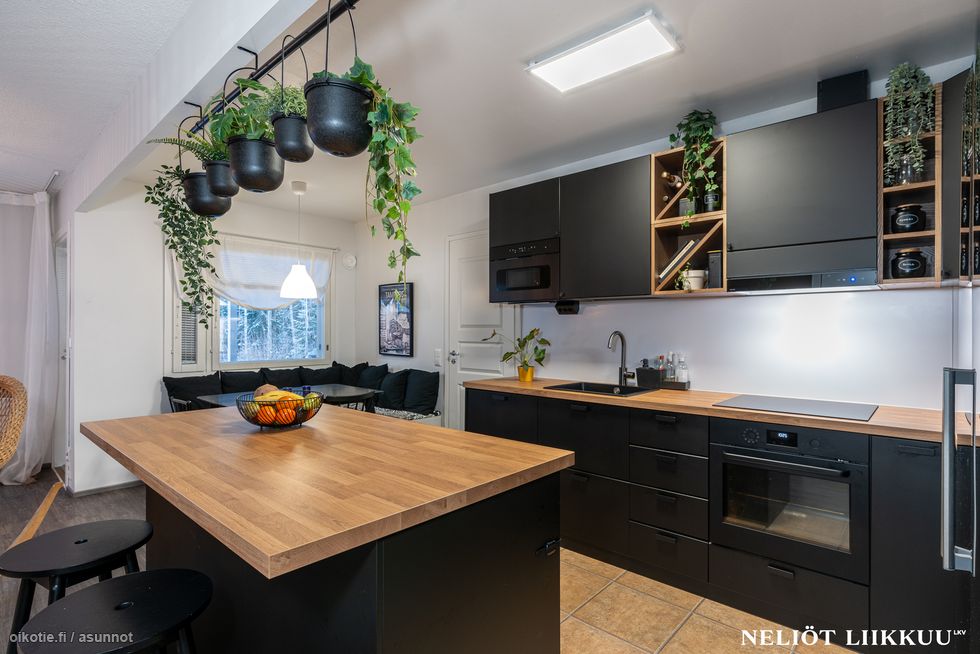 Keittiössä saareke