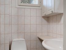 1. Erillinen WC