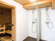 Alakerran pesuhuone&sauna