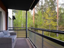 Yläkerran parveke