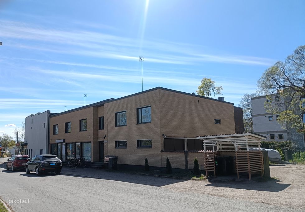 Julkisivu