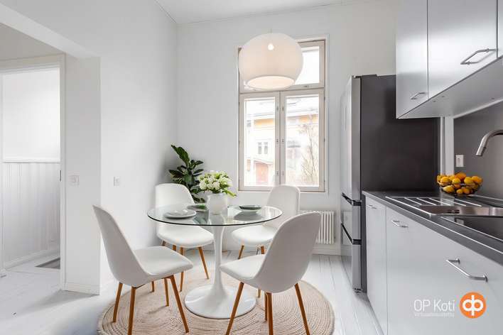 Asunto, 1h+k+wc+1h, yläkerta(yhtiöj.)+kellari, 90/111 m², Keskusta, Turku