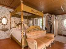 Yläkerran makuuhuone