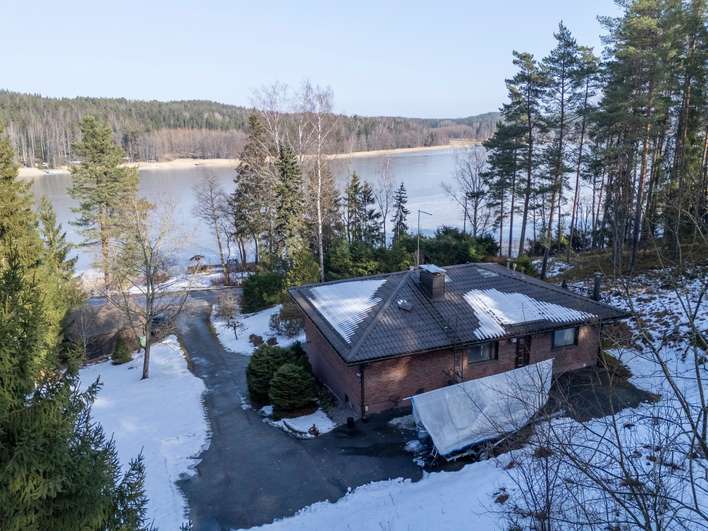 Omakotitalo, 5h+k+rh+kph/s+pkh+2x erill. wc+vh+3xautotalli+laituri, 205/320 m², Harvaluoto, Kaarina
