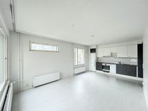 Asunnon pohjaratkaisu tarjoaa näkymät kahteen suuntaan, länteen ja pohjoiseen,