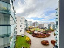 Parvekkeelta näkymät etelän suuntaan.