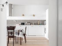 Koti sisääntuloaulan suunnasta.