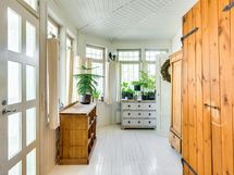 Hulppean kokoinen kuisti