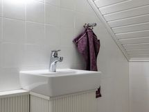 Alakerran erillinen wc