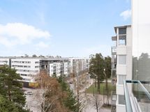 Näkymiä parvekkeelta Bulevardille ja merelle päin